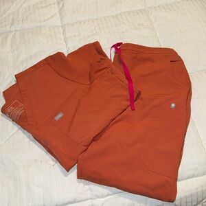 Figs terracotta scrubs